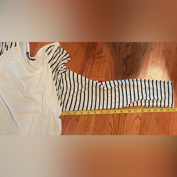 NWOT Shirt Size Small with Hearts on each elbow. ♥️ - Picture 9 of 11